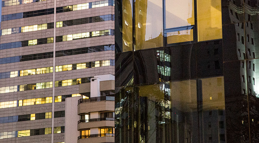 #PraCegoVer fachada de prédio empresarial
