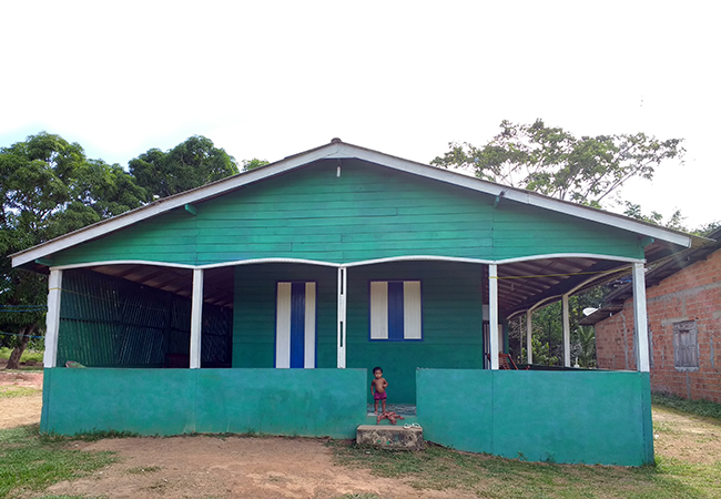 #praCegoVer Casa no setor rural de Santana, no Amapá